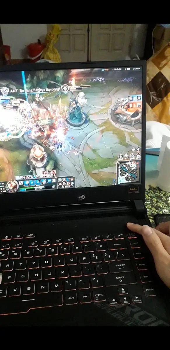 Khách hàng review Laptop Asus Gaming Rog Strix G512 i5 10300H/8GB/512GB/144Hz/4GB GTX1650Ti/Win10 (IAL013T) 2