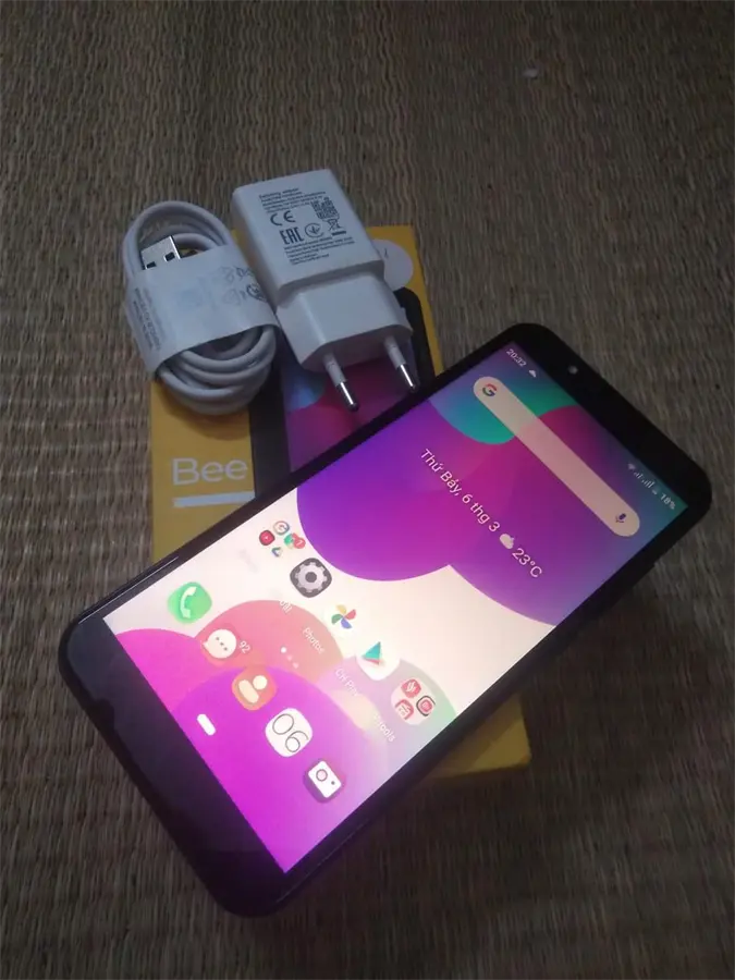Khách hàng review Điện thoại Vsmart Bee 3 1