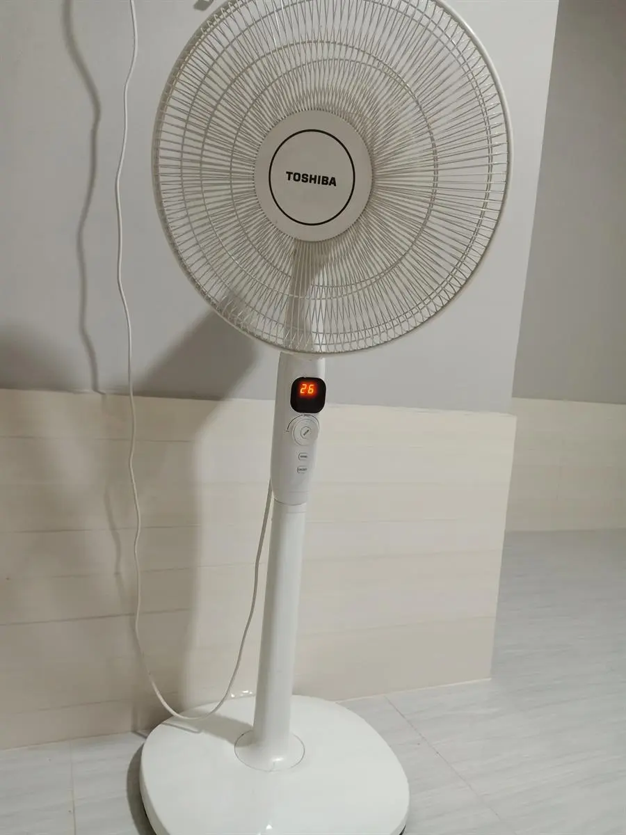 Khách hàng review Quạt đứng Toshiba 9 cánh F-LSD10(W)VN 30W 10