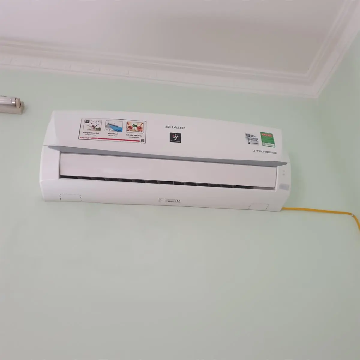 Khách hàng review Máy lạnh Sharp Inverter 1 HP AH-XP10WMW 2