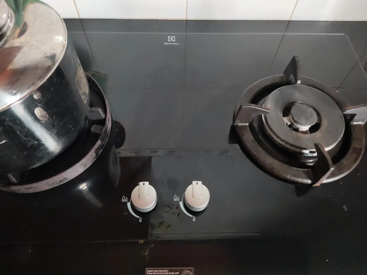 Khách hàng review Bếp ga âm Electrolux EGT8028CK 4