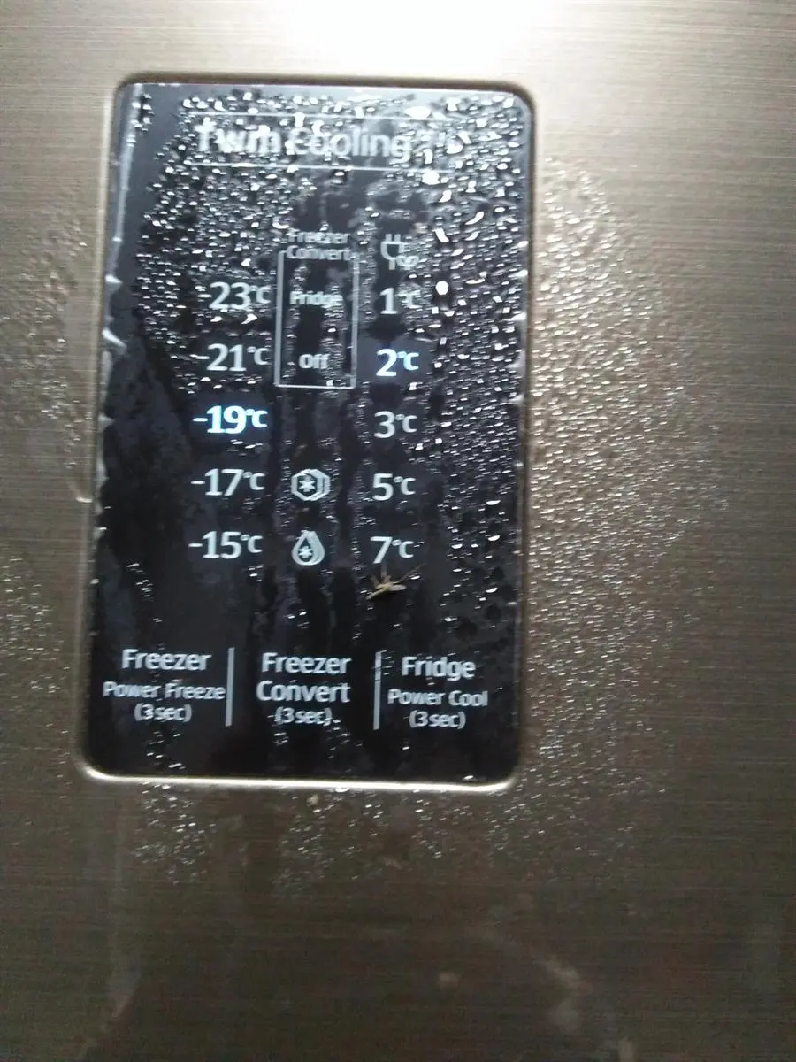 Khách hàng review Tủ lạnh Samsung Inverter 319 lít RT32K5930DX/SV 2