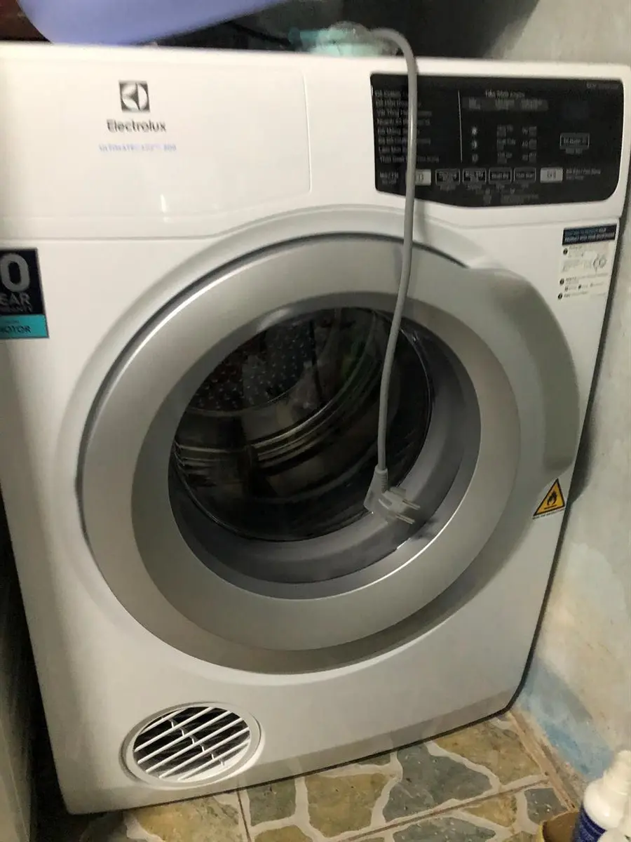 Khách hàng review Máy sấy thông hơi Electrolux 8 Kg EDV805JQWA 2