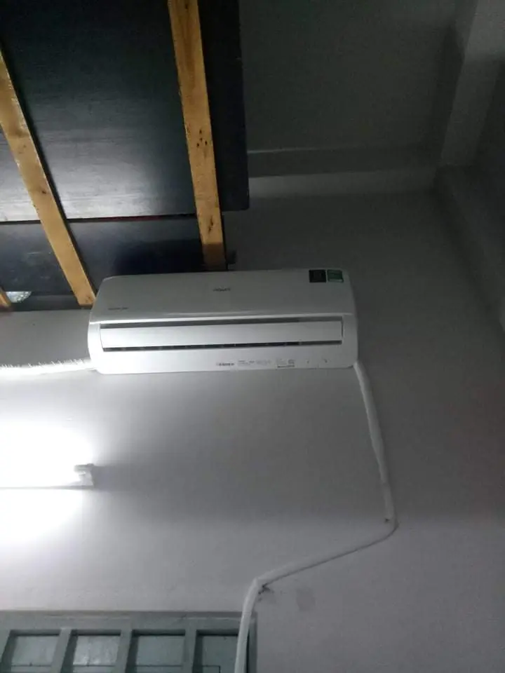 Khách hàng review Máy lạnh Aqua Inverter 1.5 HP AQA-KCRV13TK 2
