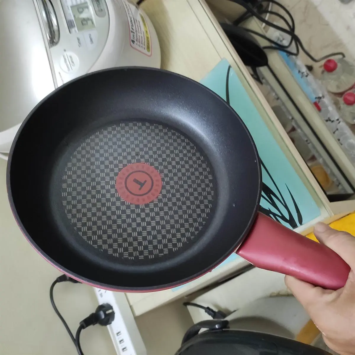 Khách hàng review Chảo nhôm chống dính đáy từ 21 cm Tefal C6820275 1