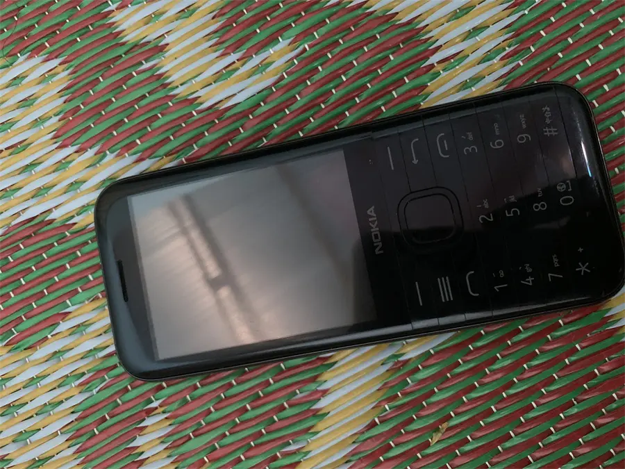 Khách hàng review Điện thoại Nokia 8000 4G 4