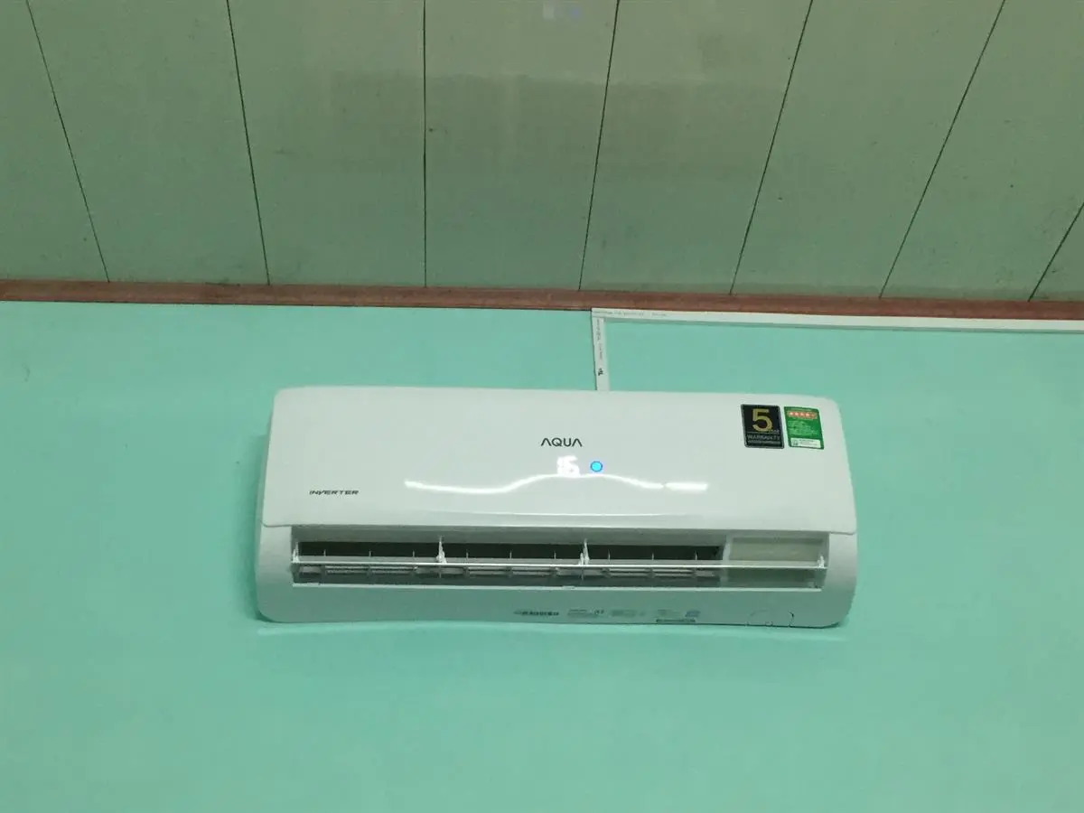 Khách hàng review Máy lạnh Aqua Inverter 1 HP AQA-KCRV10TK 17
