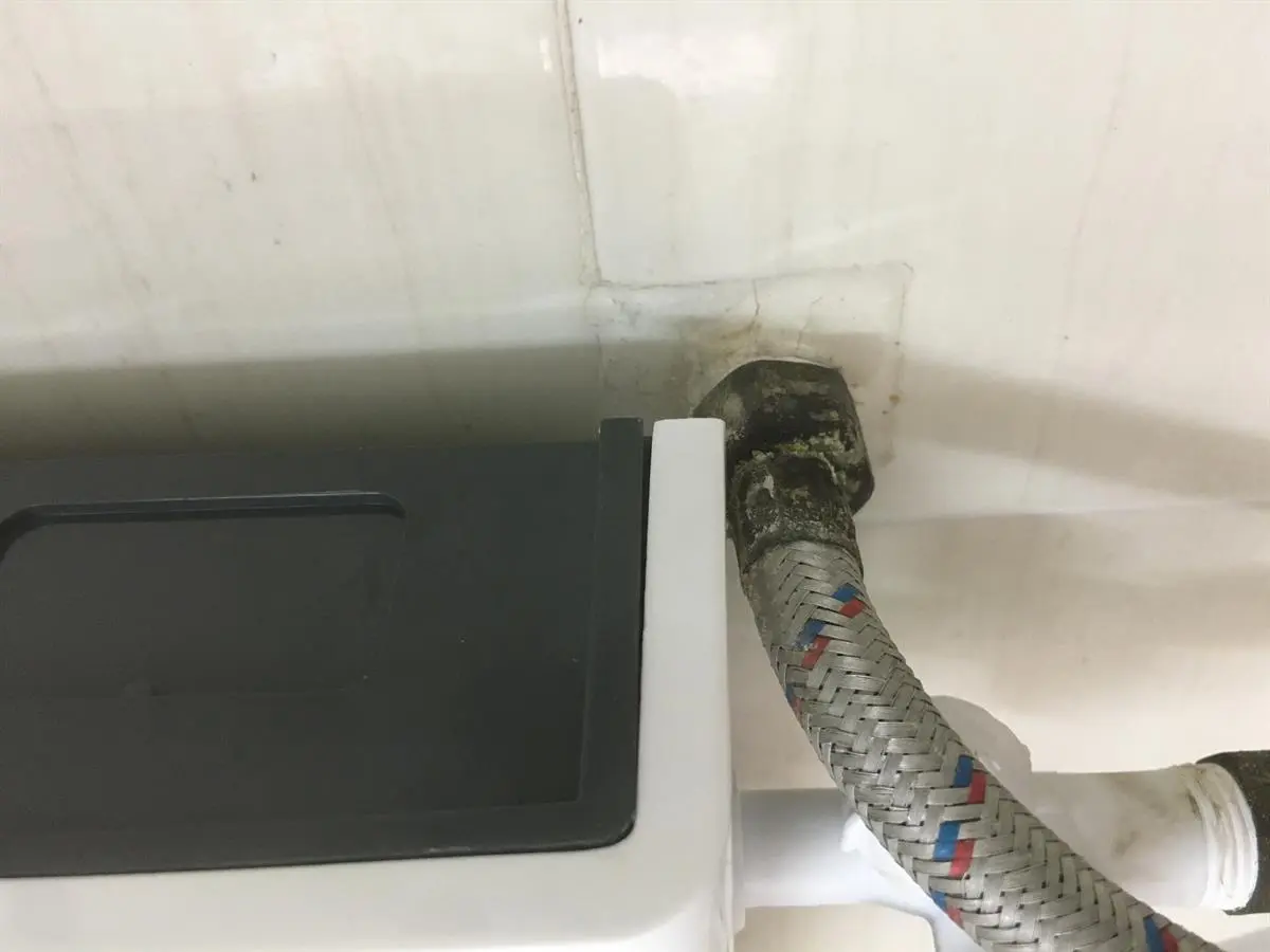 Khách hàng review Máy nước nóng trực tiếp Ariston 4500W Aures SM45PE SBS VN 14