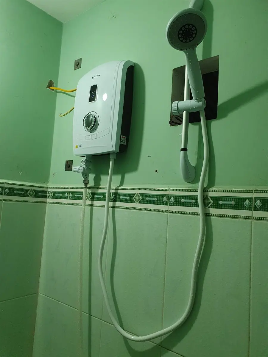 Khách hàng review Máy nước nóng trực tiếp Centon 4500W GD600ESP FL EMC 5