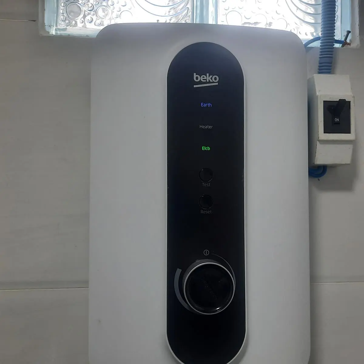 Khách hàng review Máy nước nóng trực tiếp Beko 4500W BWI45S2N-213 4