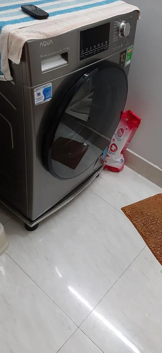 Khách hàng review Máy giặt Aqua Inverter 10.5 KG AQD-D1050F.S 7
