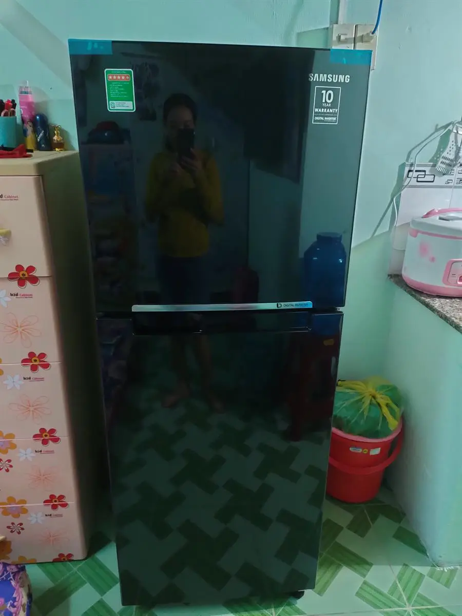 Khách hàng review Tủ lạnh Samsung Inverter 208 lít RT20HAR8DBU/SV 50