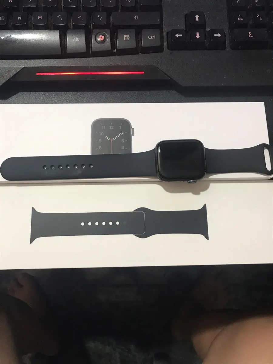 Khách hàng review Đồng hồ thông minh Apple Watch SE 2020 GPS 44mm 17