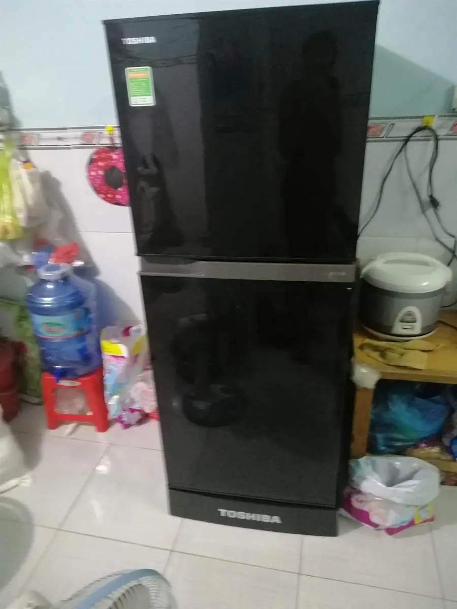Khách hàng review Tủ lạnh Toshiba Inverter 194 lít GR-A25VM(UKG1) 4