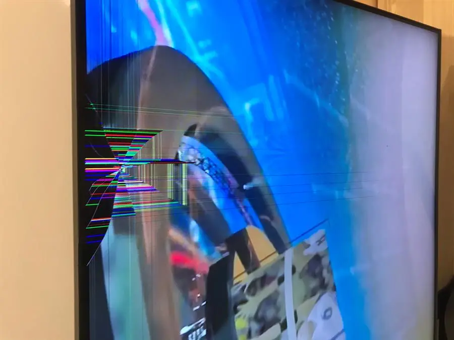 Khách hàng review Smart Tivi Samsung 4K Crystal UHD 55 inch UA55TU8500 4