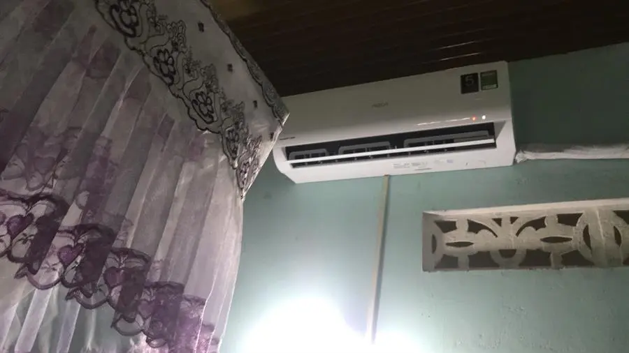 Khách hàng review Máy lạnh Aqua Inverter 1HP AQA-KCRV10WNZA 4