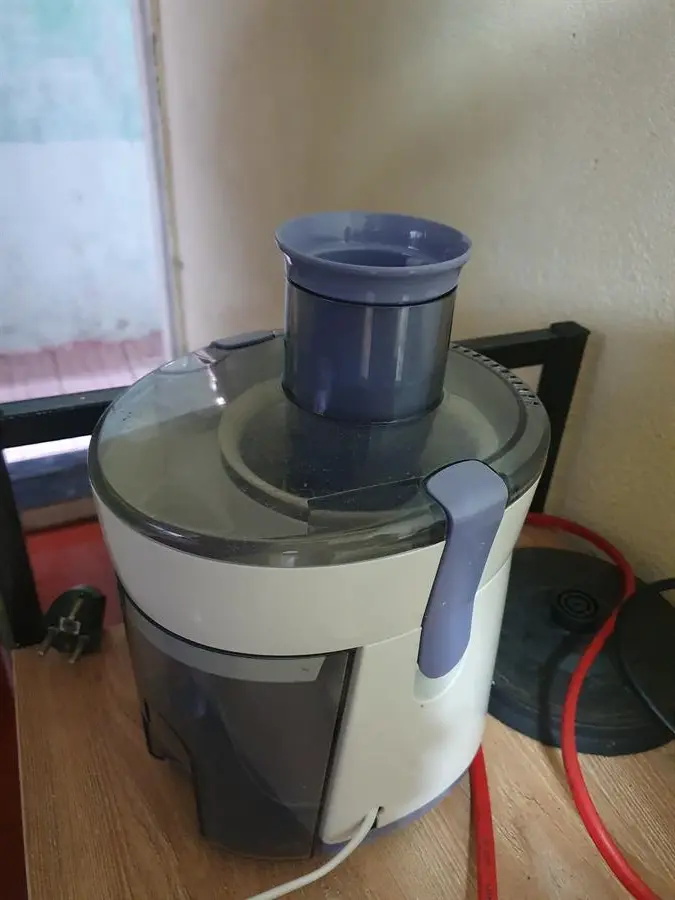 Khách hàng review Máy ép trái cây Philips HR1811 19