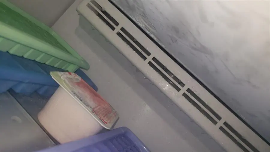 Khách hàng review Tủ lạnh Panasonic Inverter 322 lít NR-BV360GKVN 26