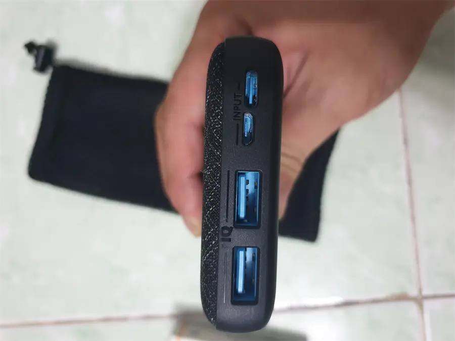 Khách hàng review Pin sạc dự phòng Polymer 20.000 mAh Type C Anker PowerCore Metro Essential A1268 3