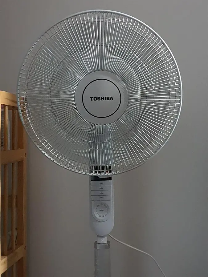Khách hàng review Quạt đứng Toshiba 5 cánh F-LSA20(H)VN 60W 23