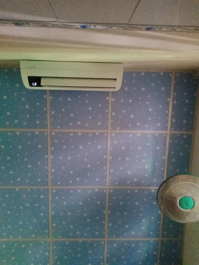 Khách hàng review Máy lạnh Samsung Inverter 1 HP AR10TYHYCWKNSV 43