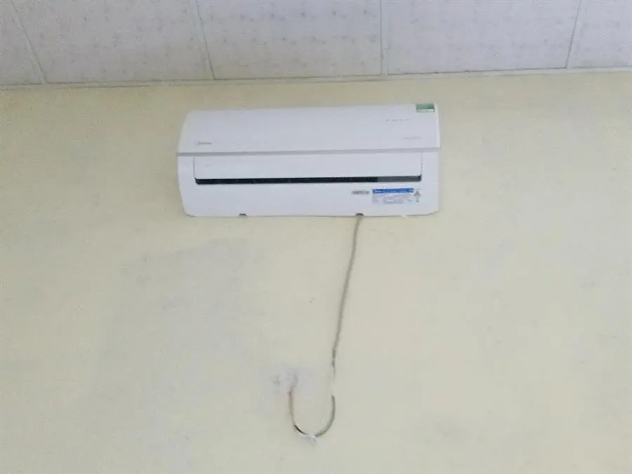 Khách hàng review Điều hòa Midea Inverter 9000 BTU MSAFA-10CRDN8 70