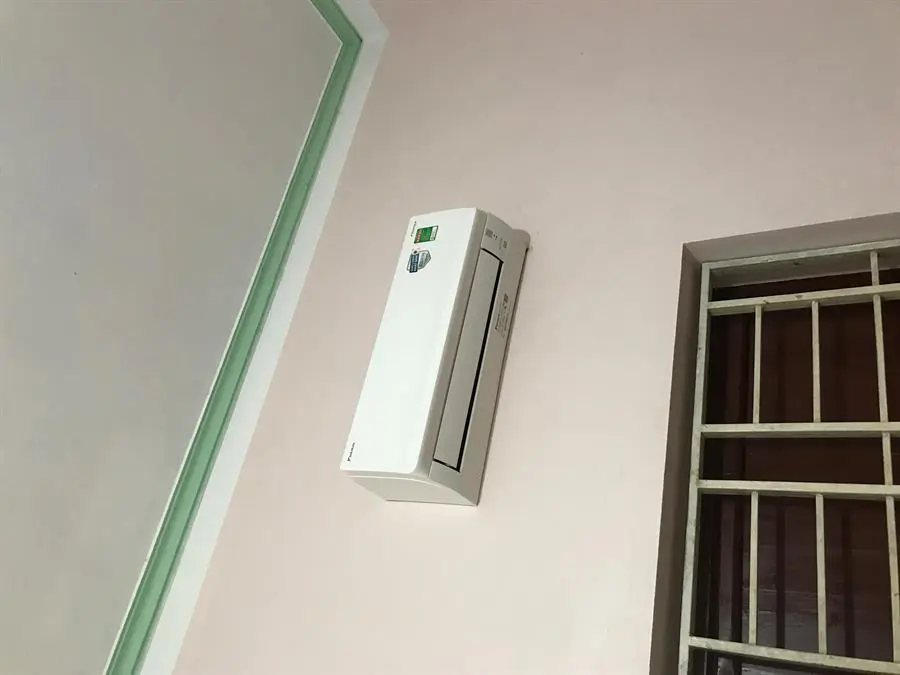 Khách hàng review Điều hòa Daikin Inverter 8500 BTU FTKA25VMVMV 13