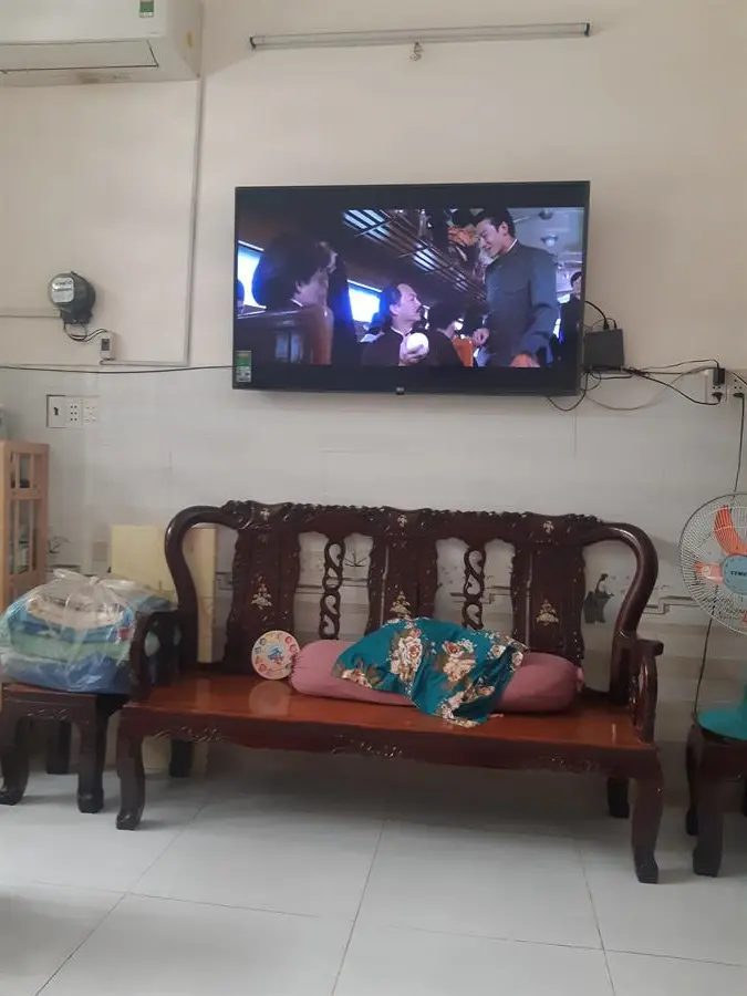 Khách hàng review Smart Tivi LG 4K 55 inch 55UN7000PTA 3