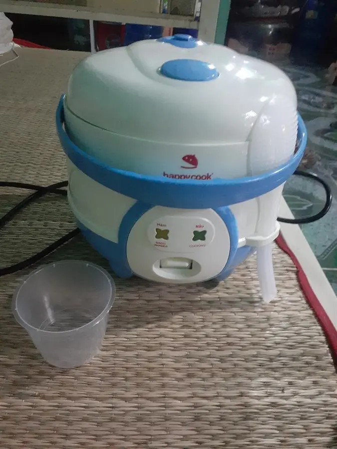 Khách hàng review Nồi cơm nắp gài Happycook 0.6 lít HC-060 7