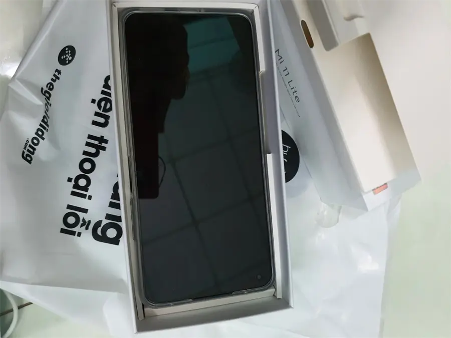 Khách hàng review Điện thoại Xiaomi Mi 11 Lite 67