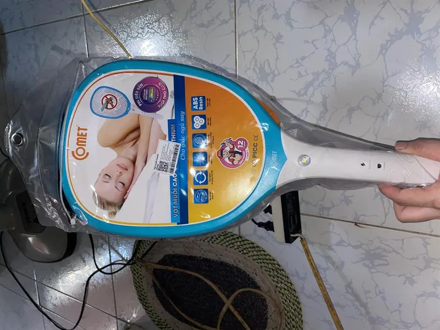 Khách hàng review Vợt muỗi Comet CP042 14