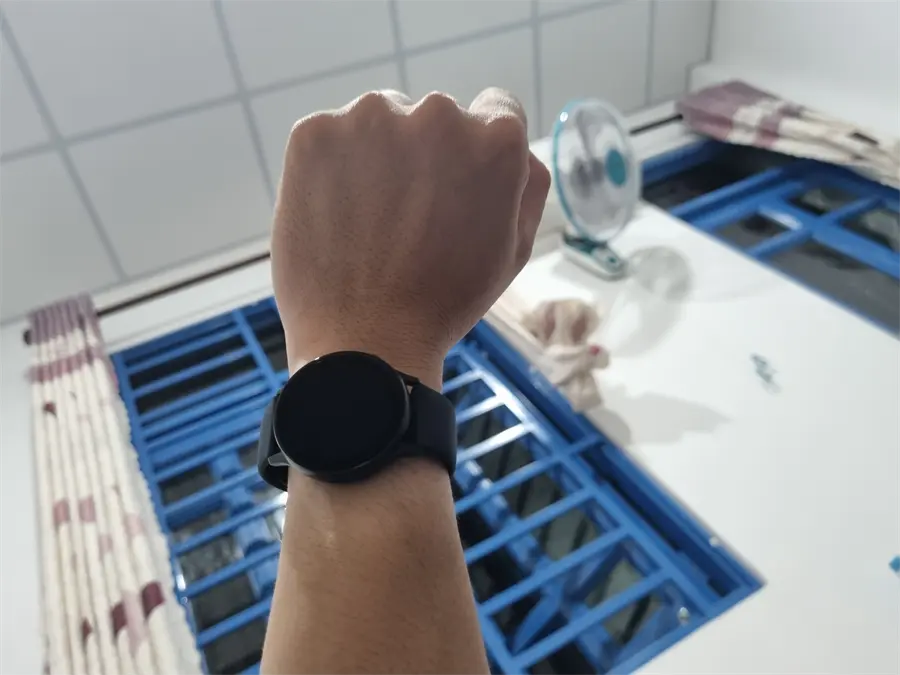 Khách hàng review Đồng hồ thông minh Samsung Galaxy Watch Active 2 40mm Đen 6