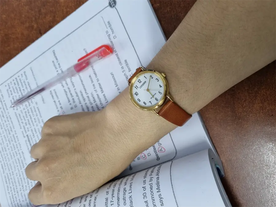Khách hàng review Đồng hồ CITIZEN 30 mm Nữ EM0578-17A 1