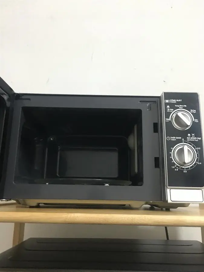 Khách hàng review Lò vi sóng Sharp R-205VN(S) 20 lít 14