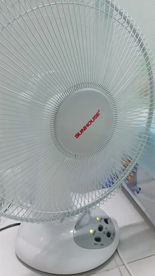 Khách hàng review Quạt sạc điện Sunhouse SH722 15