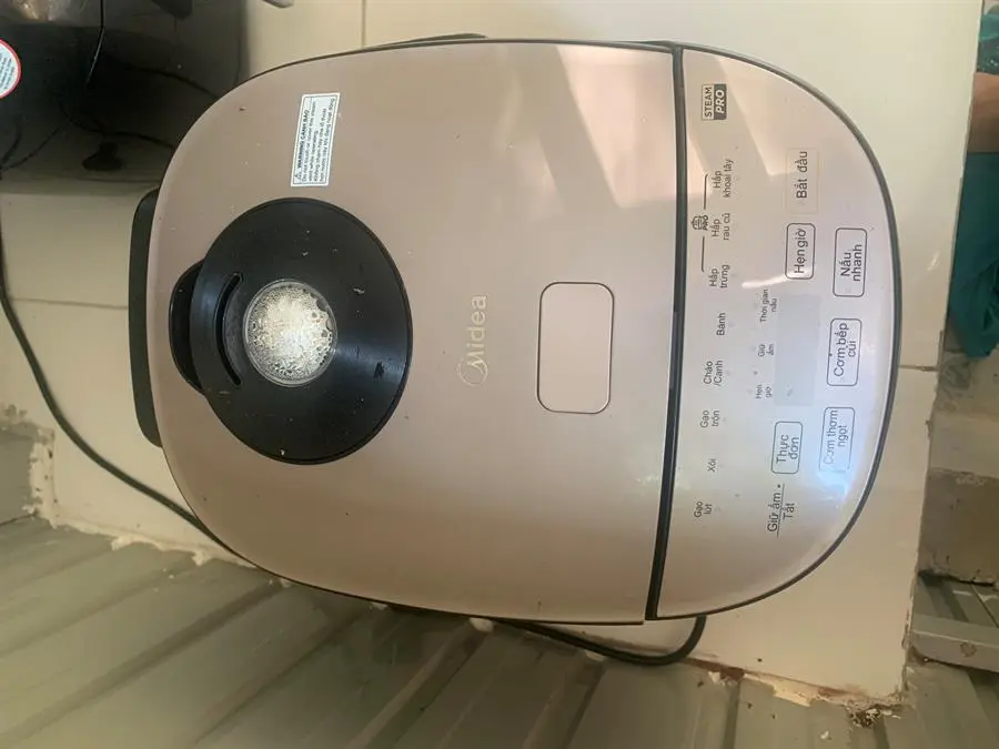 Khách hàng review Nồi cơm điện tử Midea 1.8 lít MB-FS5023 4