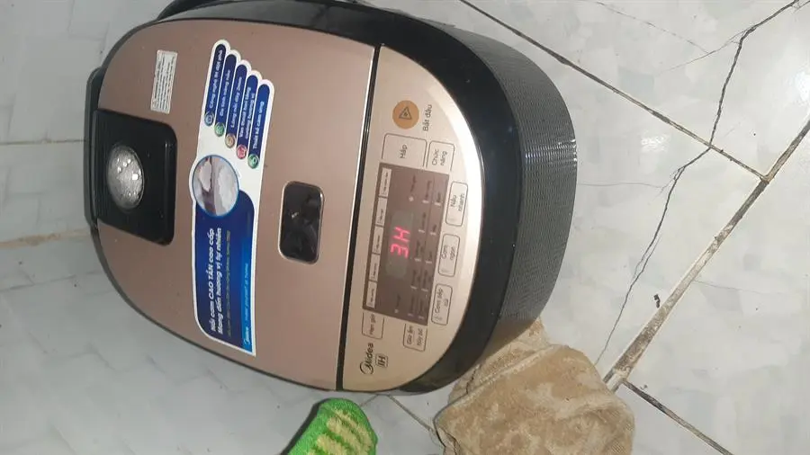 Khách hàng review Nồi cơm cao tần Midea 1.8 lít MB-HS5007 8