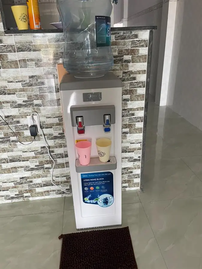 Khách hàng review Cây nước nóng lạnh Midea YL1932S 550W 5