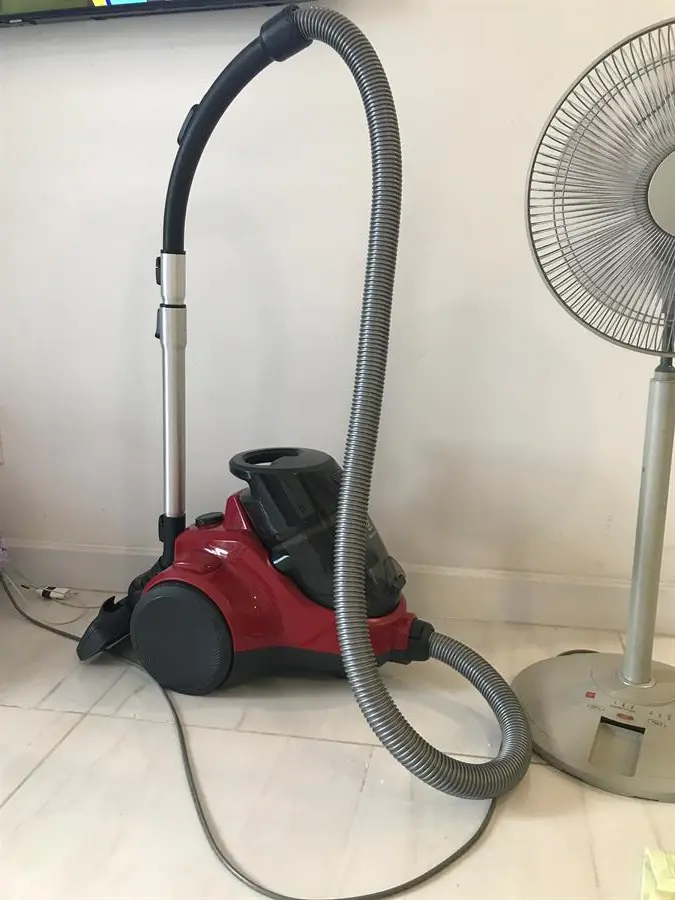 Khách hàng review Máy hút bụi dạng hộp Electrolux EC41-6CR 5