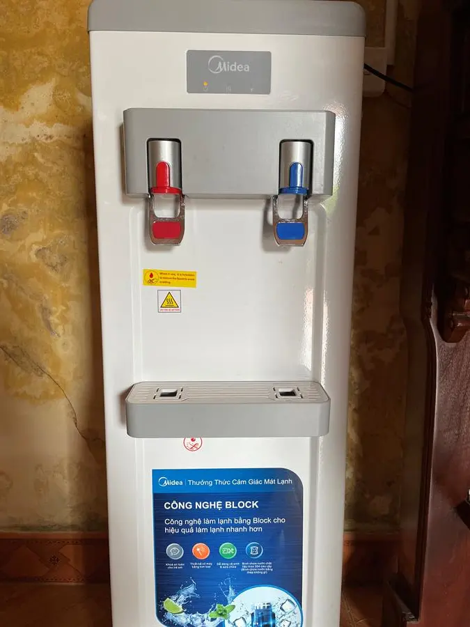 Khách hàng review Cây nước nóng lạnh Midea YL1932S 550W 4