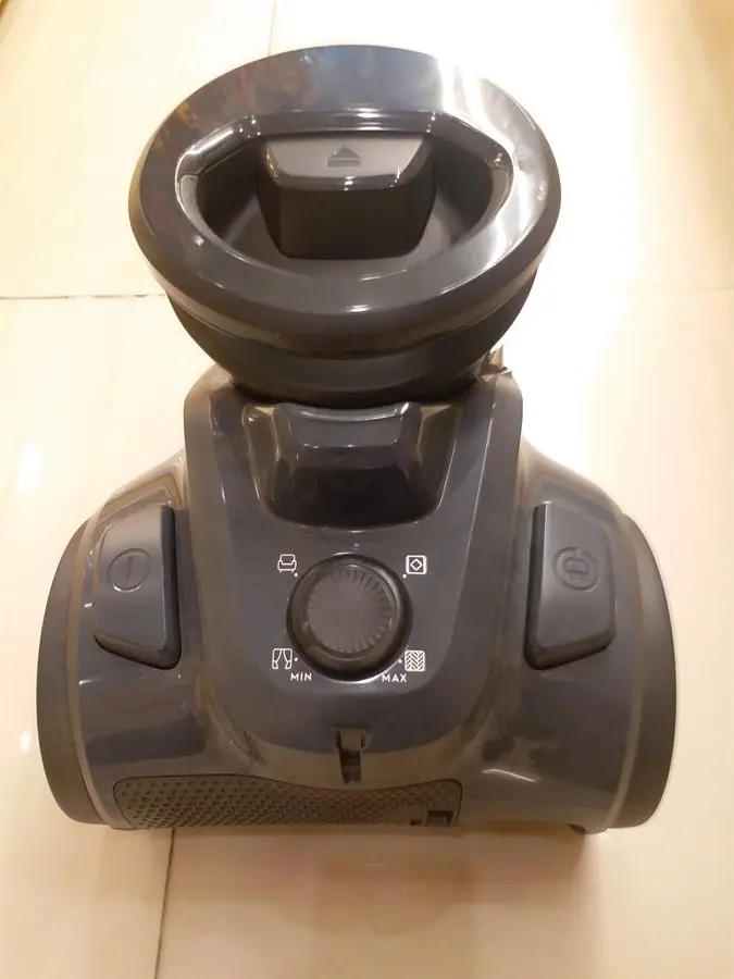 Khách hàng review Máy hút bụi dạng hộp Electrolux EC41-2DB 6