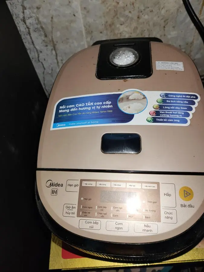 Khách hàng review Nồi cơm cao tần Midea 1.5 lít MB-HS4007 5