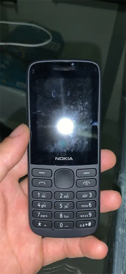 Khách hàng review Điện thoại Nokia 215 4G 35