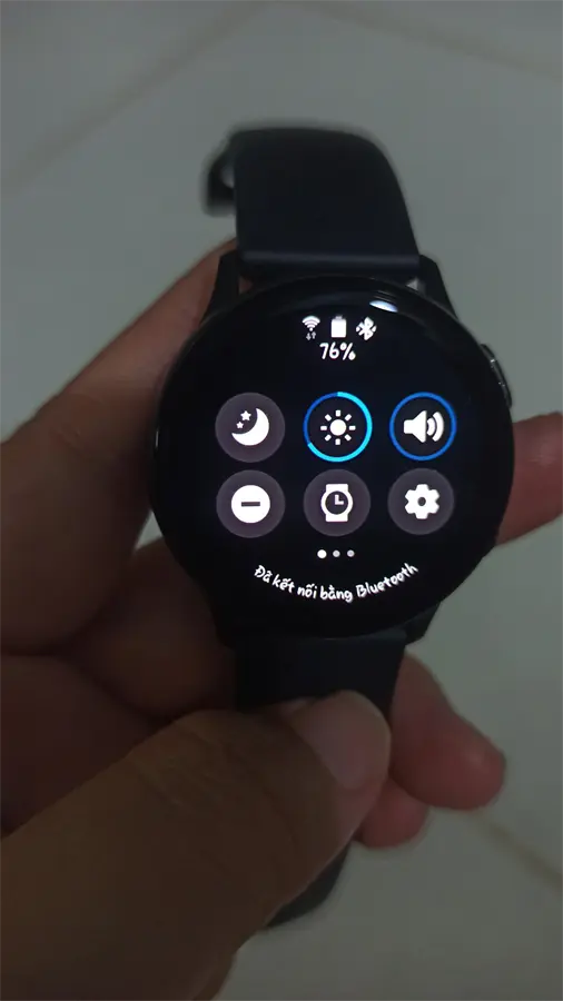Khách hàng review Đồng hồ thông minh Samsung Galaxy Watch Active 2 40mm Đen 1