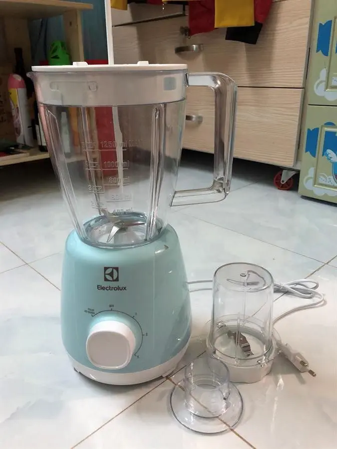 Khách hàng review Máy xay sinh tố đa năng Electrolux EBR3416 5