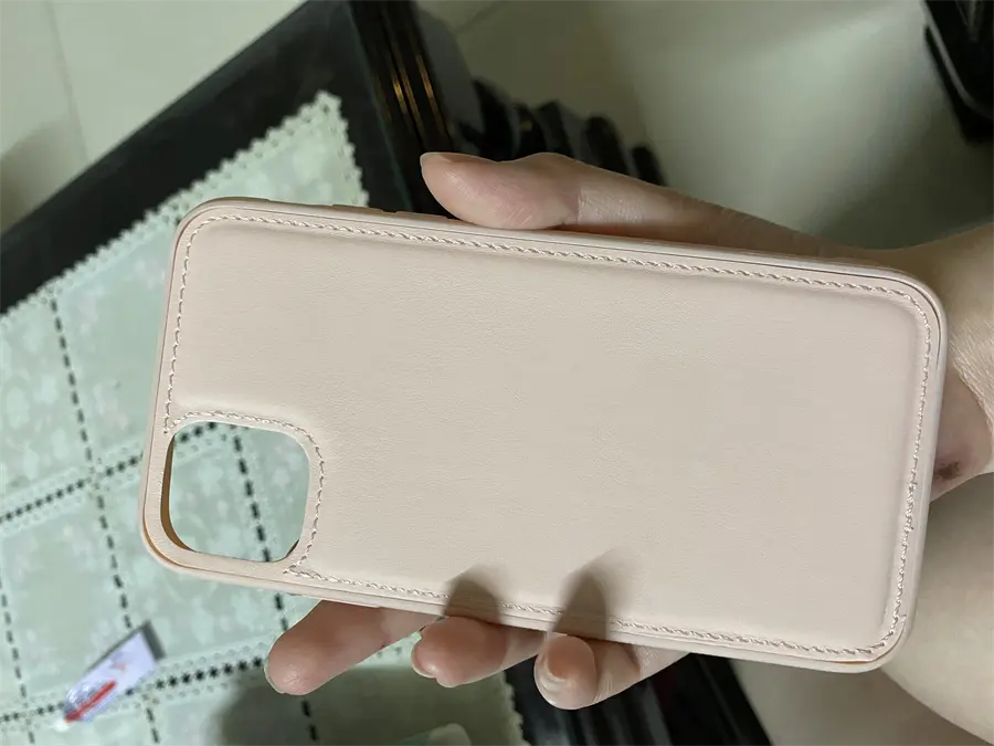 Khách hàng review Ốp lưng iPhone 11 Nhựa cứng viền dẻo PU Candy OSMIA 2