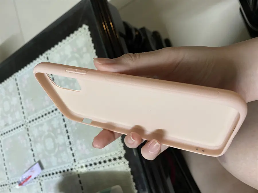 Khách hàng review Ốp lưng iPhone 11 Nhựa cứng viền dẻo PU Candy OSMIA 1