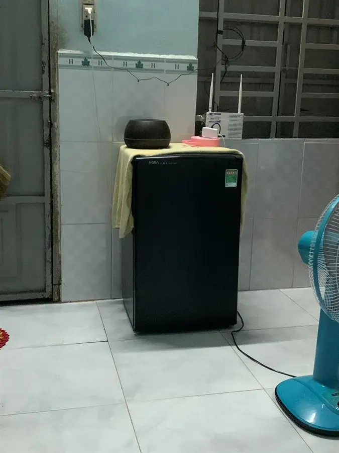 Khách hàng review Tủ lạnh Aqua 90 lít AQR-D99FA(BS) 75