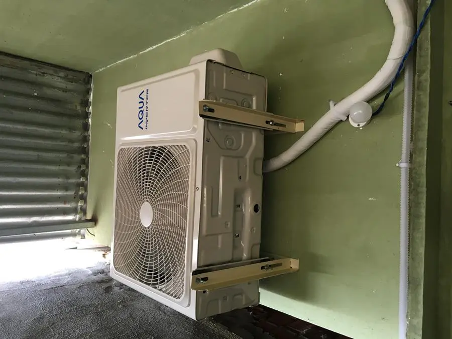 Khách hàng review Máy lạnh Aqua Inverter 1 HP AQA-KCRV10TK 8
