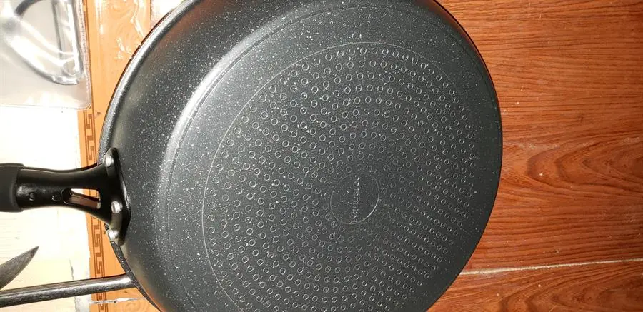 Khách hàng review Chảo nhôm chống dính vân đá đáy từ 30 cm Kangaroo KG661XL 5